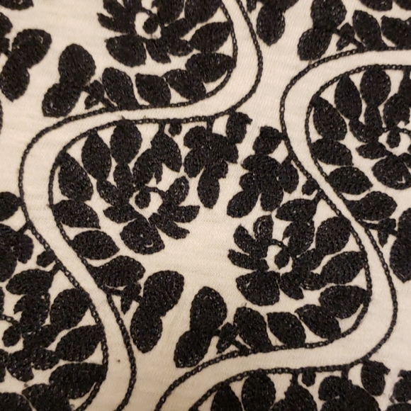 J Crew XS cream/black embroidered tee - Picture 2 of 3